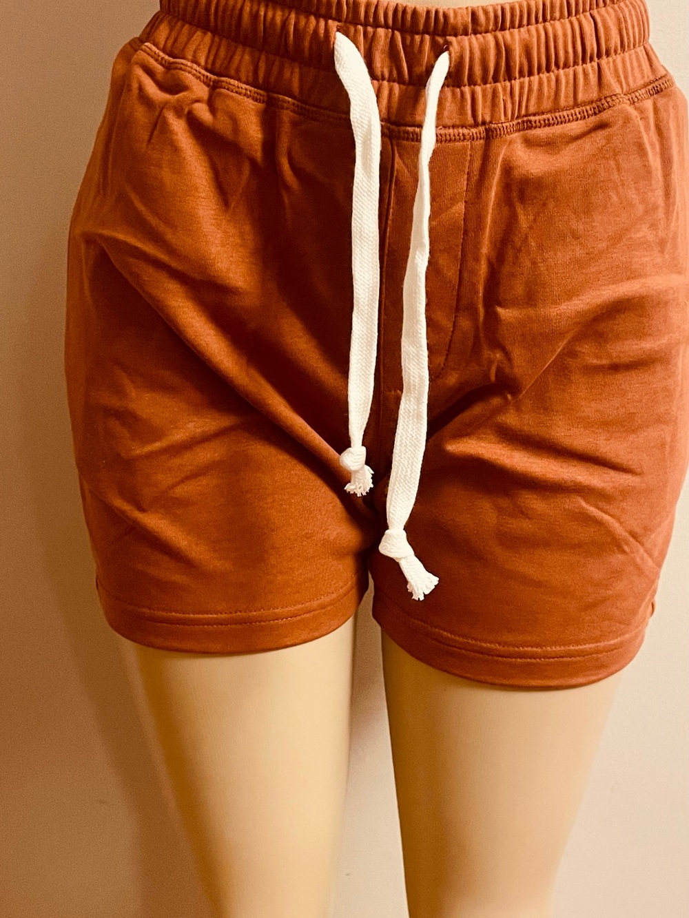 Women’s Drawstring Lounge Bermudas in Rust